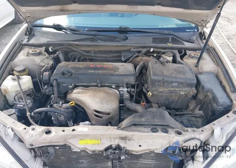 2005 Toyota Camry Le z USA, uszkodzony, nr VIN 4T1BE32K35U097037